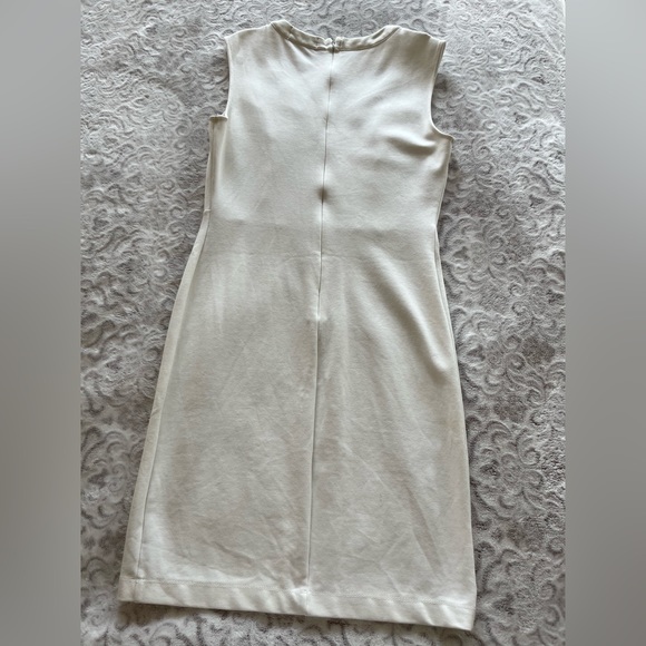 White Aline zipper back dress - Picture 3 of 6